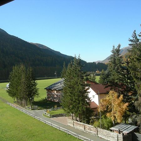 Hotel Adler Garni Zernez Exterior foto