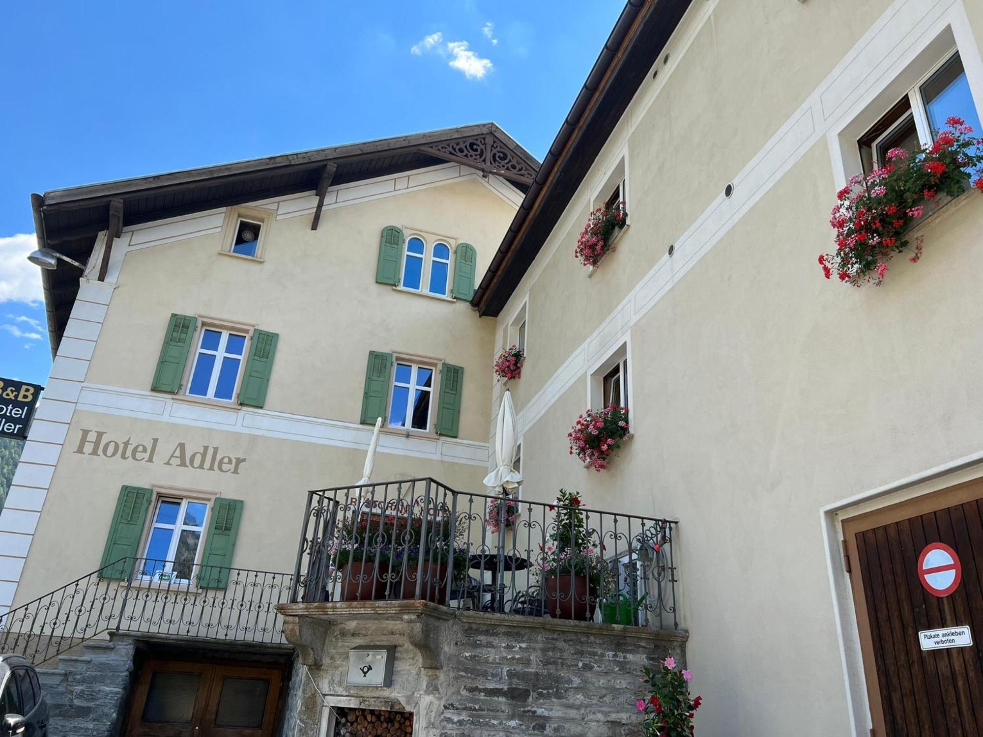 Hotel Adler Garni Zernez Exterior foto