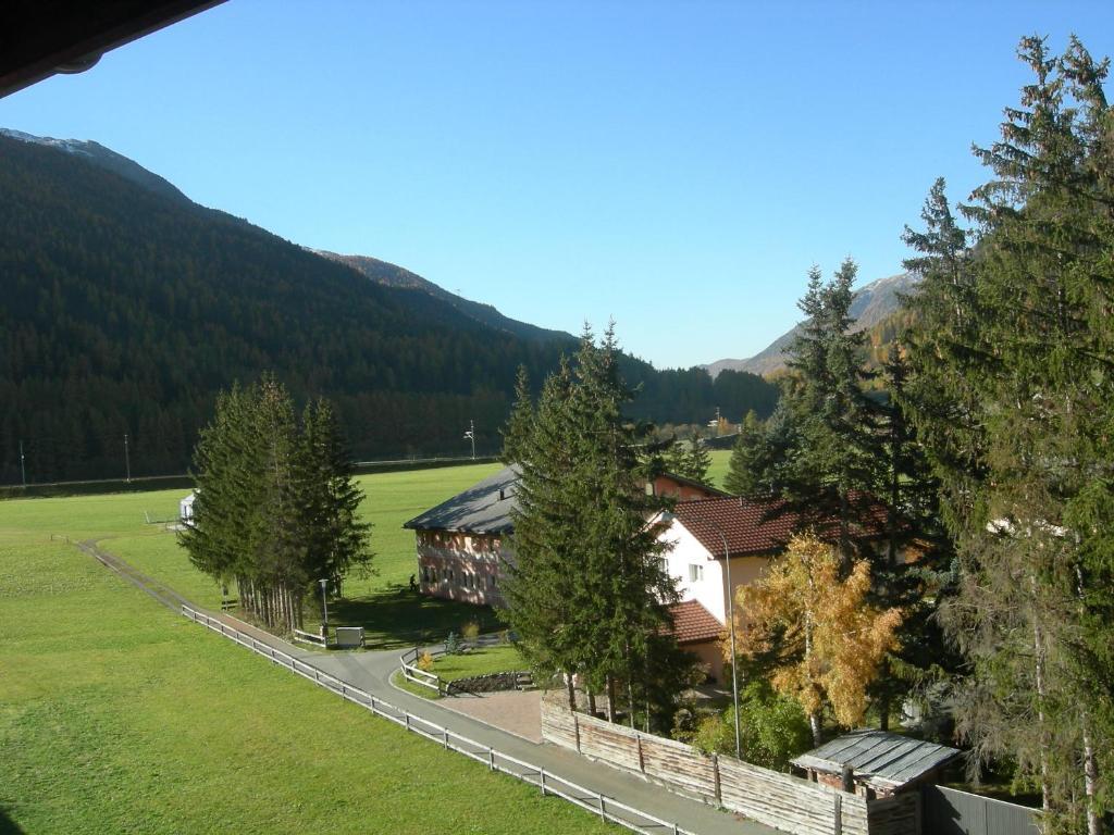 Hotel Adler Garni Zernez Exterior foto