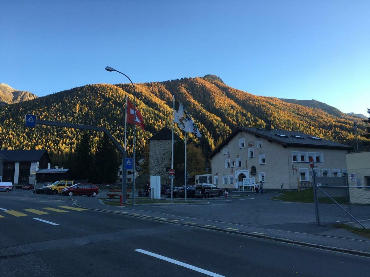 Hotel Adler Garni Zernez Exterior foto